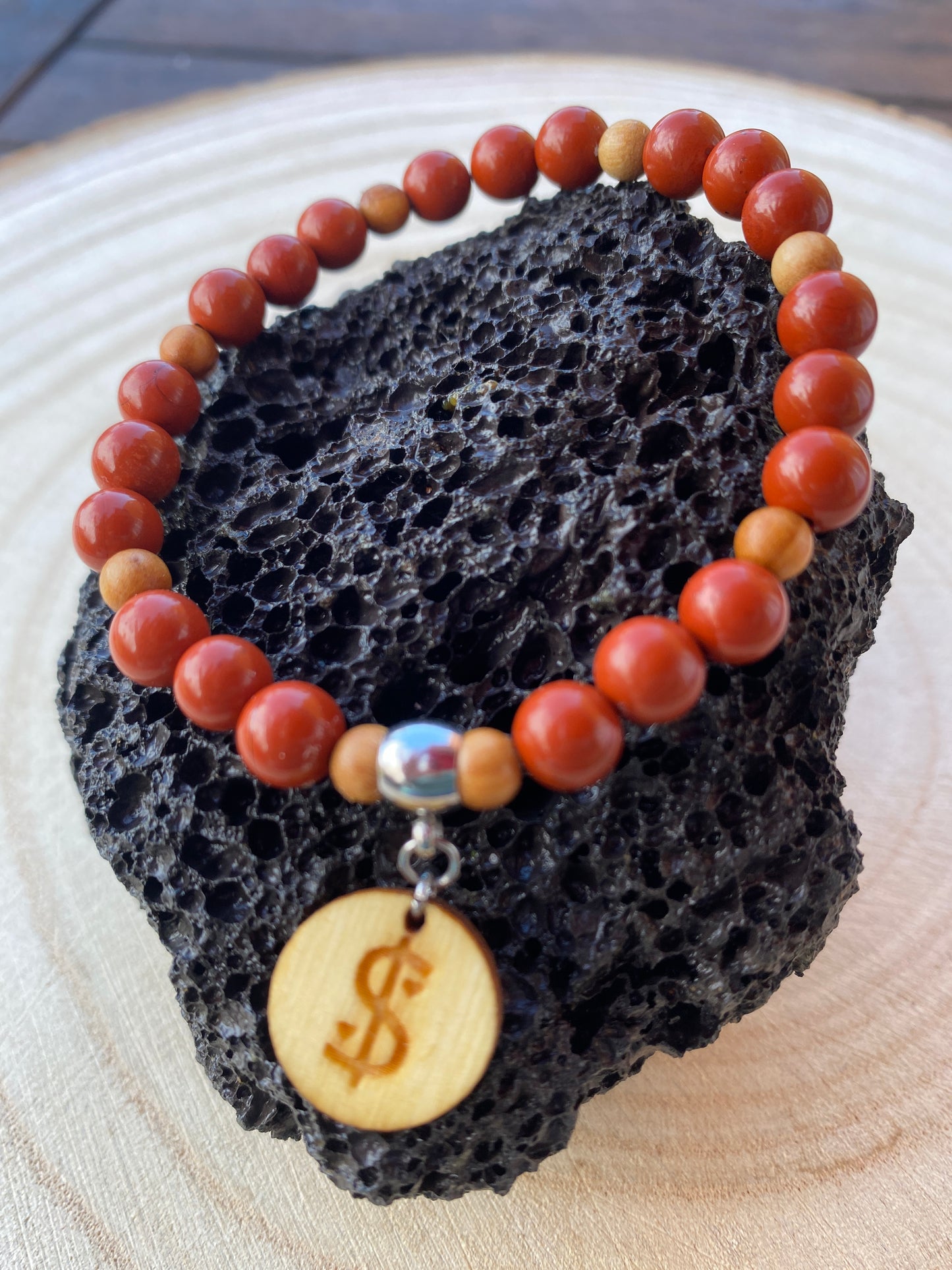 Bracelet en jaspe rouge et bois d'olivier " il était une fois sur terre "